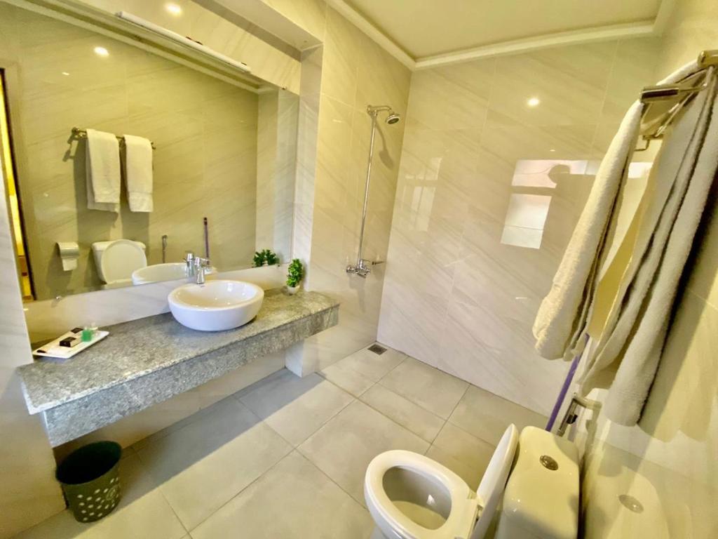 Shelton Rezidor Hotel Kumrat Road